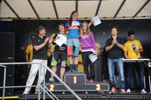 1Franziska-Meyer-2Eva-Pöhner-Tesche-3Elisa-Brieden-780x518